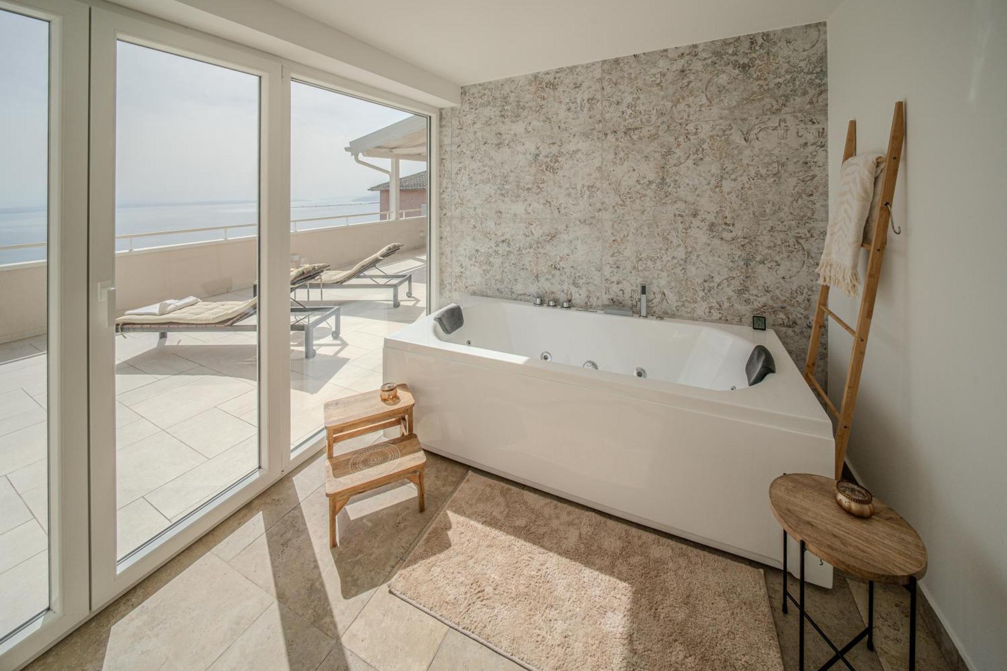 Nachhaltige Wellnessauszeit Mit Traumblick, Pool, Sauna, Whirl-Wanne Opatija Zewnętrze zdjęcie